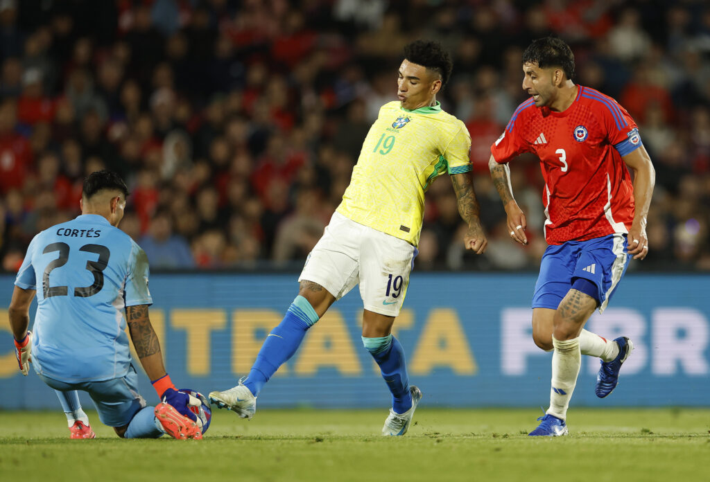 Igor Jesus marcou um dos gols do Brasil na vitória sobre o Chile. Foto: Rafael Ribeiro/CBF